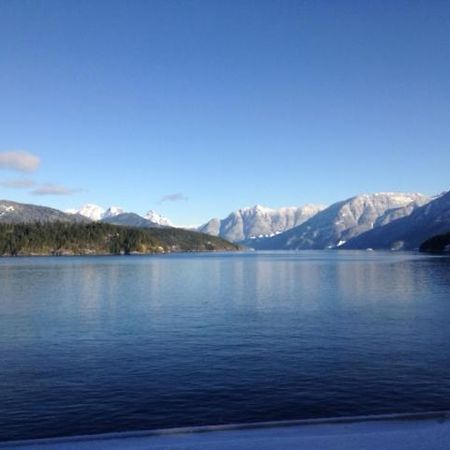 에그몽 Earls Cove Orca View B&B 외부 사진